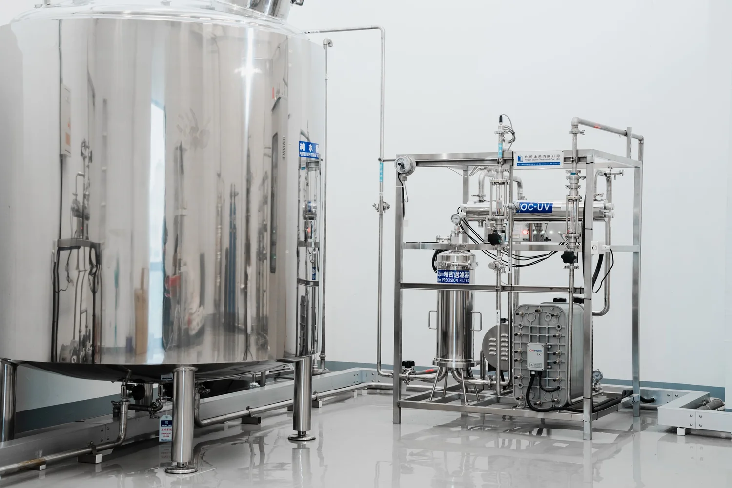 Ultrapure water plant piping